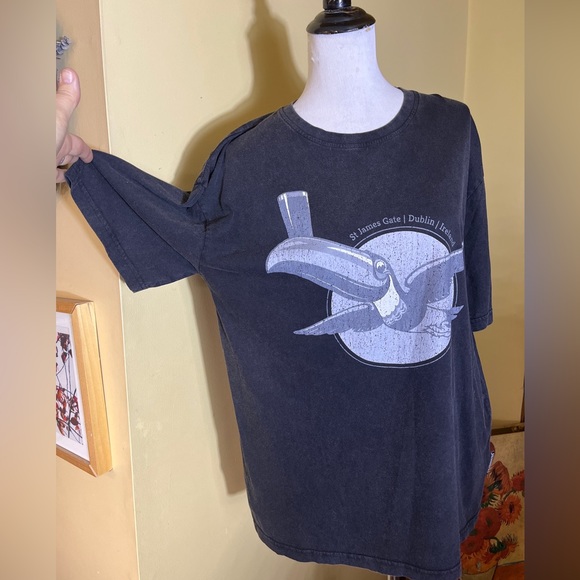 Vintage GUINNESS Size XL Toucan Graphic Tee Black Tee T-Shirt Distressed  Beer - Picture 4 of 11